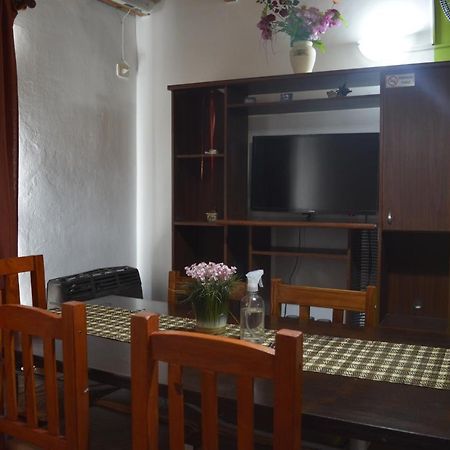 Aparthotel Bahia Neuquén Екстериор снимка
